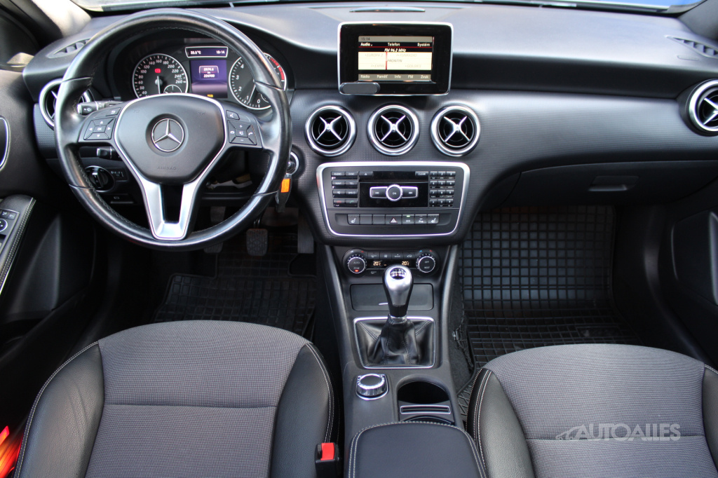 Mercedes-Benz A180 1,6 i 90 kW - 13