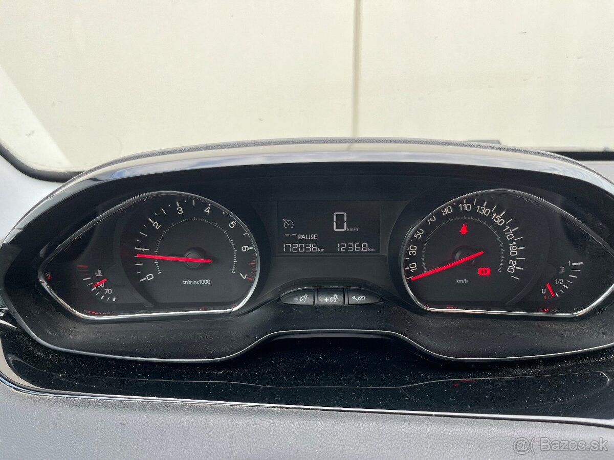 Peugeot 208 1.2 bez korozie - 13