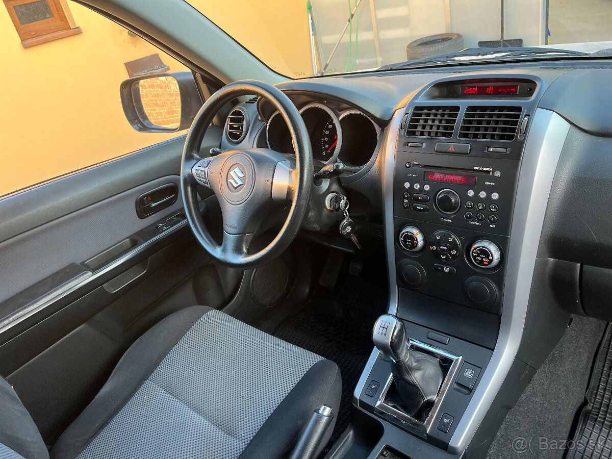 Suzuki Grand Vitara 1,6 VX 4x4 - 13