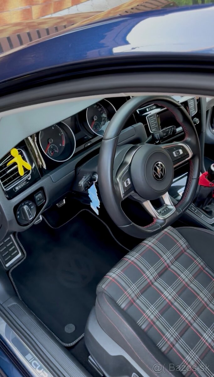 Volkswagen Golf - 13