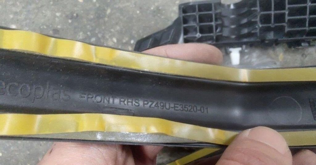 Kia Toyota Mercedes - zrkadlo listy svetlo napis... - 13