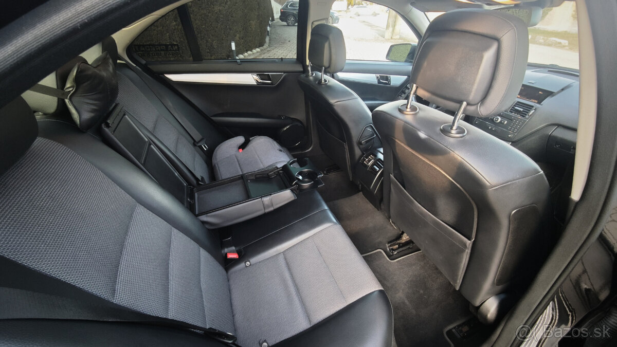 Mercedes-Benz C 220 CDI Avantgarde (2008) - 13