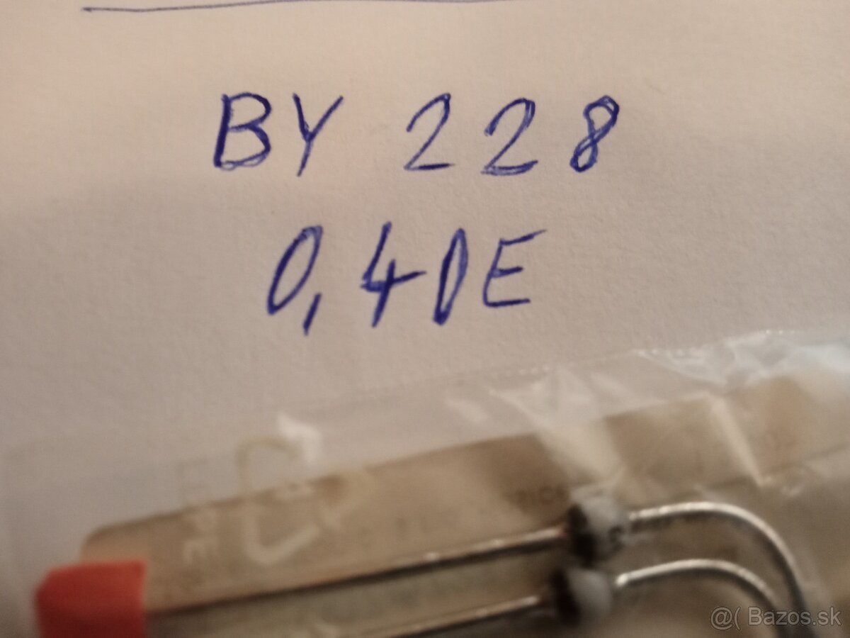 INTEGROVANE OBVODY. - 13