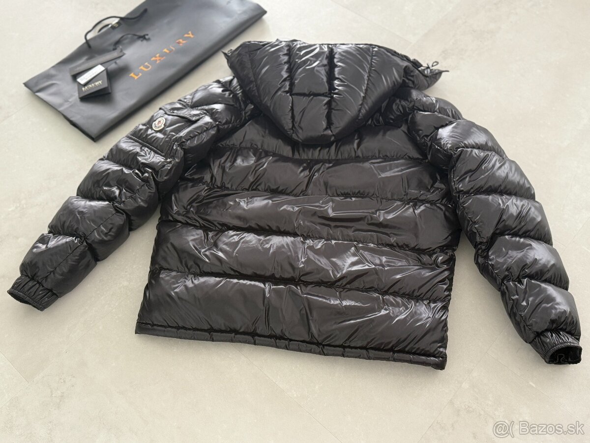 PREDÁM takmer novú zimnú bundu Moncler Maya Giubbot TG 6 - 13