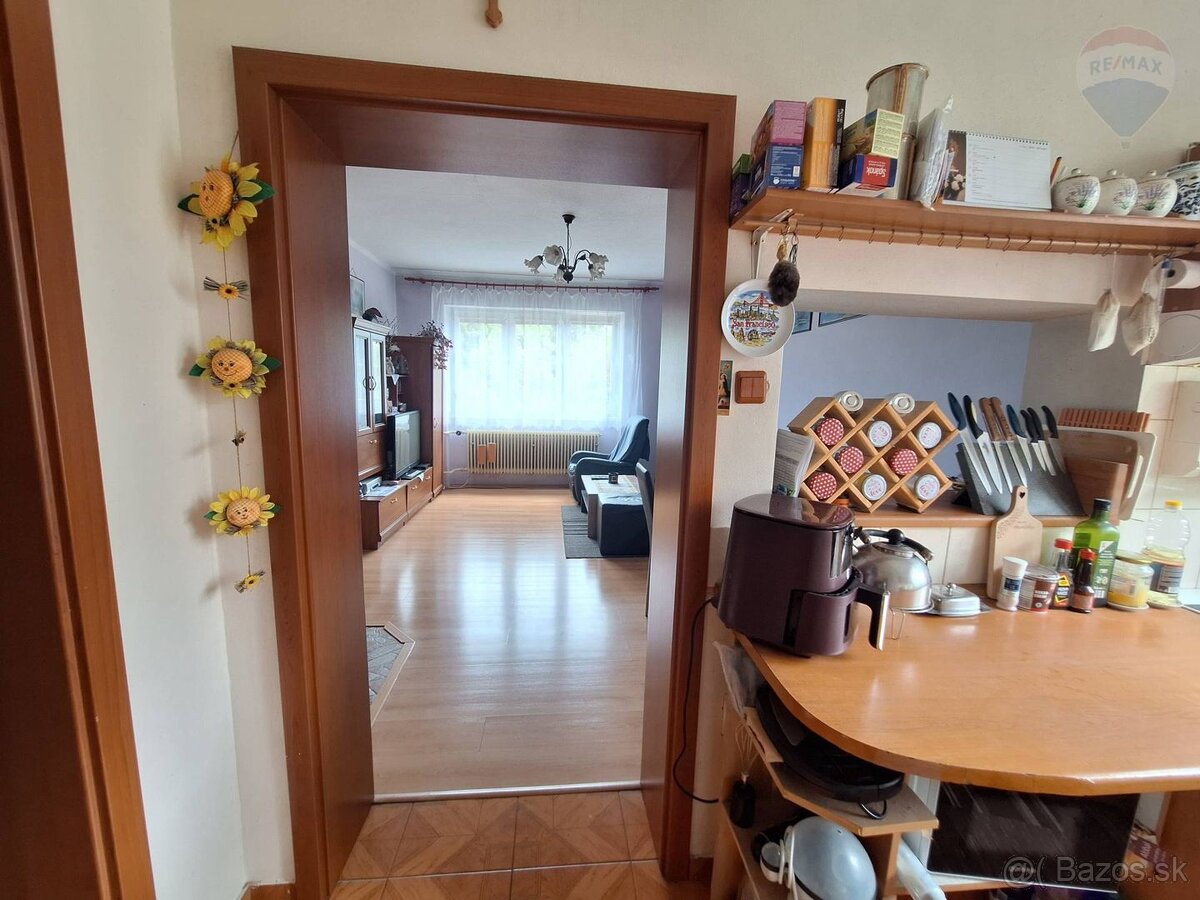 - - - VÝRAZNE ZNÍŽENÁ CENA - - - Rodinný dom s dielňou v Dol - 13