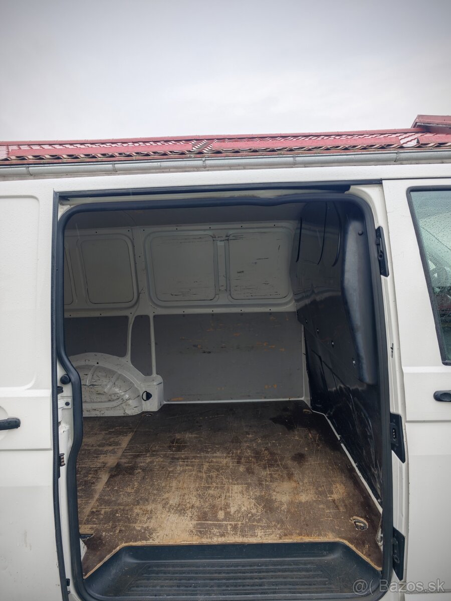 VW Transporter 2.0TDi 110 KW M6 10/2018 Ťažné
- 13