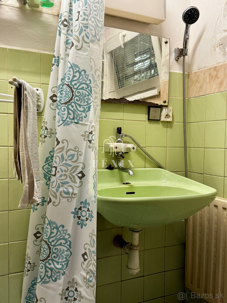 ZNÍŽENÁ CENA -Retro chata na Šugove vhodná na celoročné býva - 13