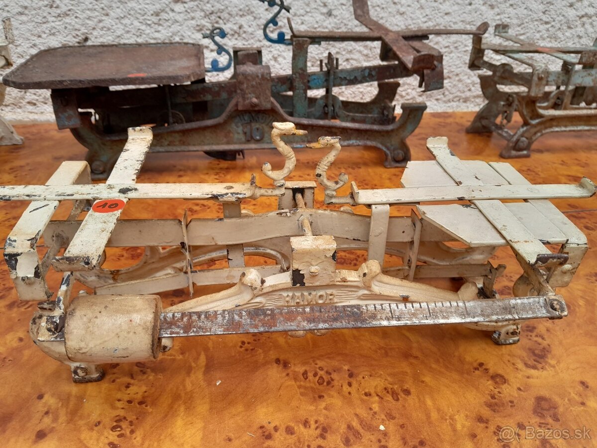 Liatinová váha. - 13