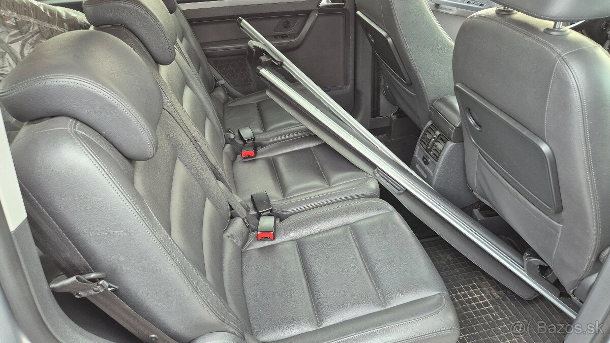 Volkswagen Touran 2.0 TDI Cross 7 miestne - 13
