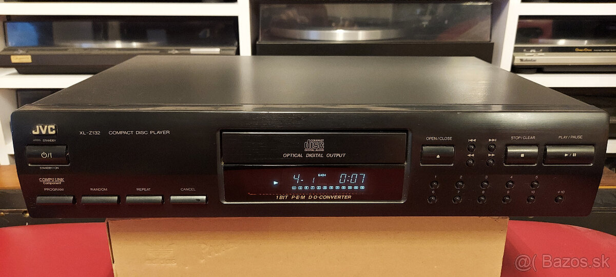 CD prehrávače Yamaha a JVC - 13