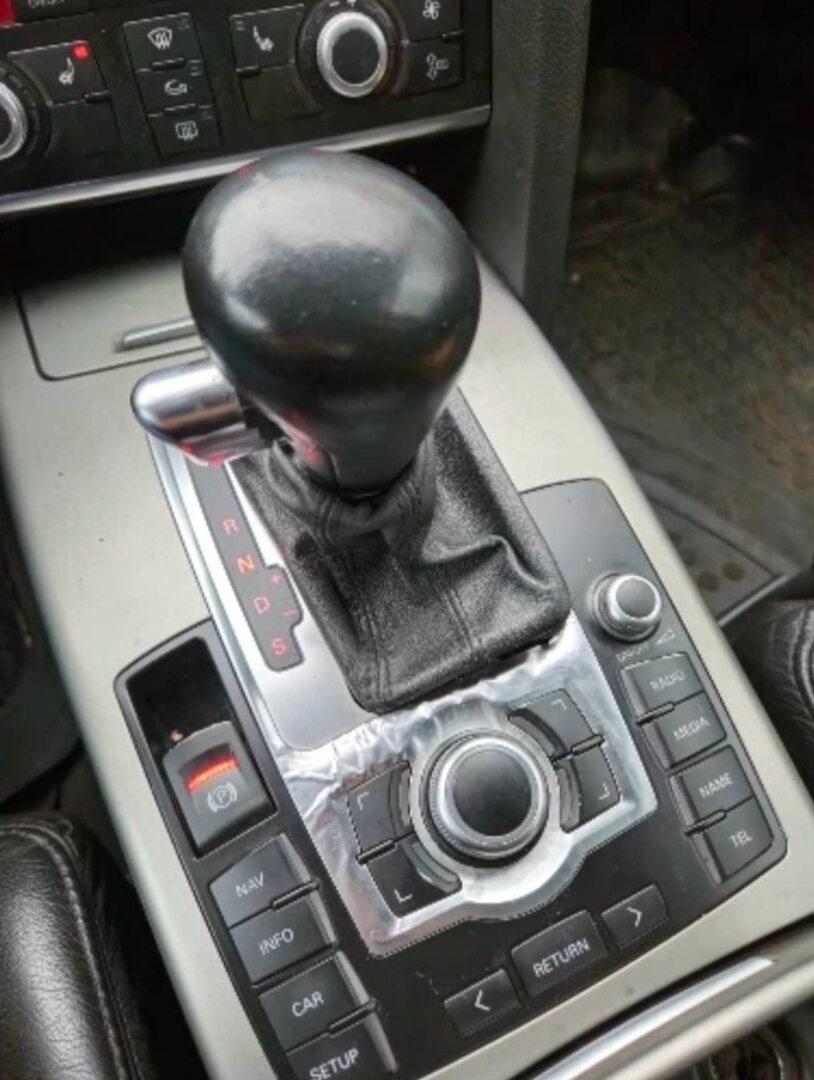 RAMIK NA STREDOVY PANEL AUDI Q7 A6 C6 - 13