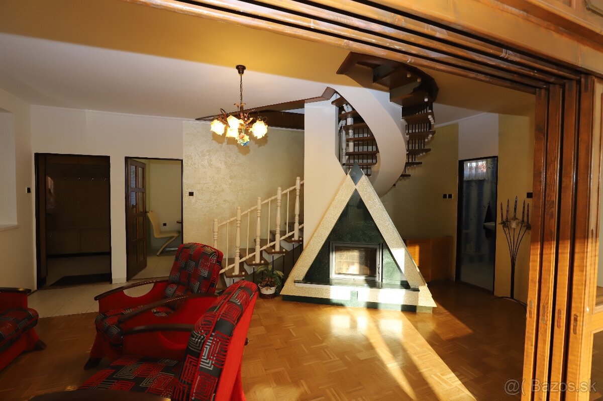 Kompletne zrekonštruovaný 5 izbový rodinný dom,pozemok 659m2 - 13