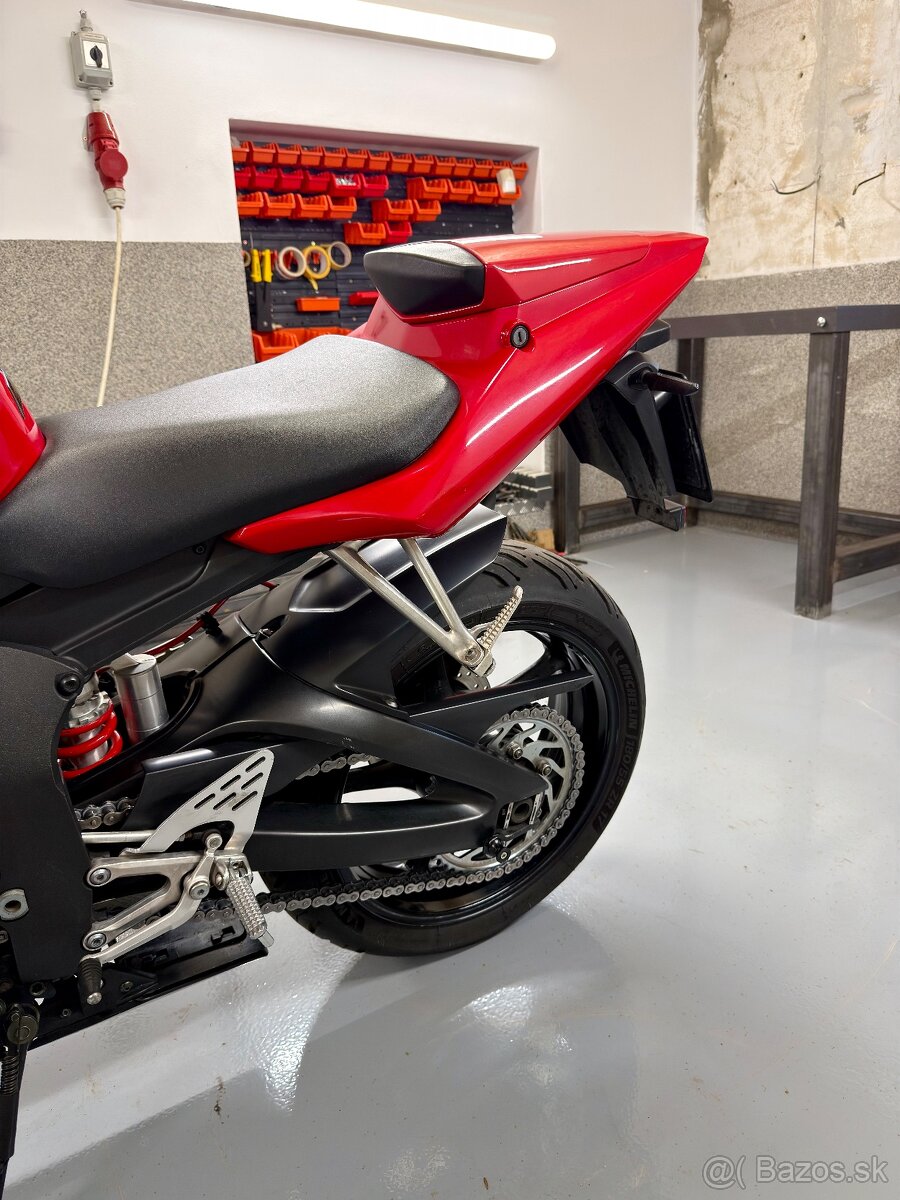 Yamaha R6 - 13