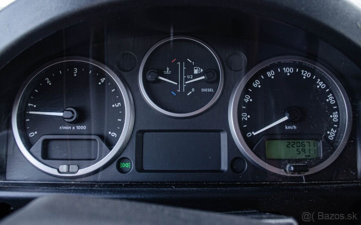 Land Rover Defender SW110 2.4 TD4 - 13