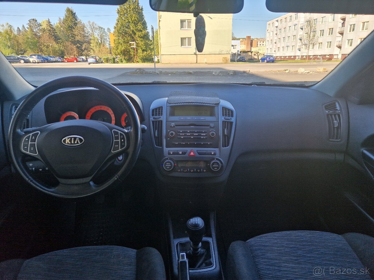Kia Ceed 1.6i benzin - 13