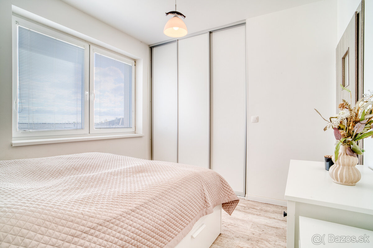 Na predaj priestranný 4-izbový rodinný dom v Bernolákove - 13