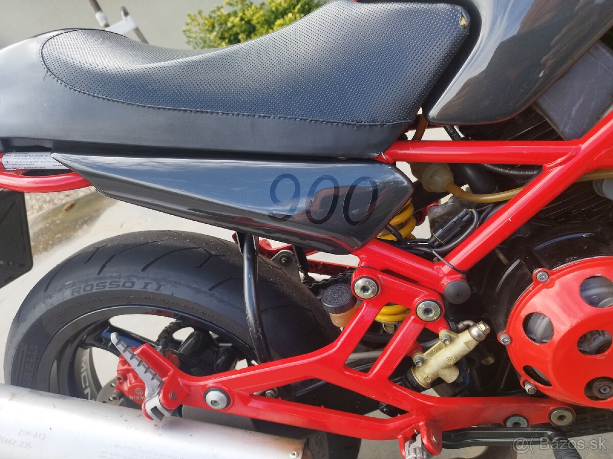 Ducati Monster 900 - 13