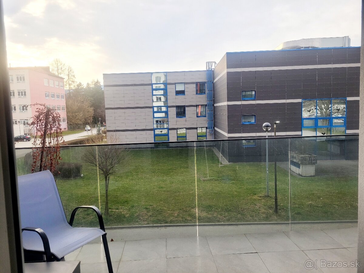 Predám 2-izbový byt v bytovom dome Cross - 13