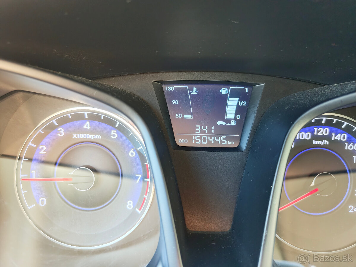 Hyundai IX20 1.6 benzín - 13