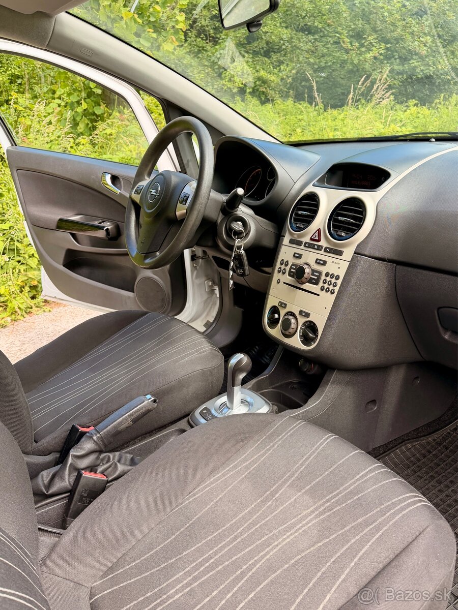 Opel Corsa D - automat - 13