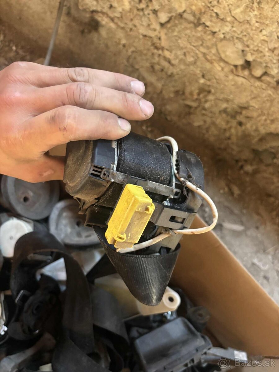 Vw t5 caravelle interiér - 13