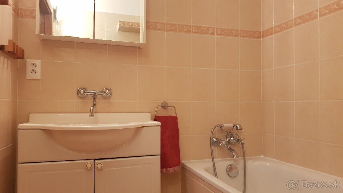 Prenájom 3i byt, 29. augusta, centrum, Banská Bystrica. - 13