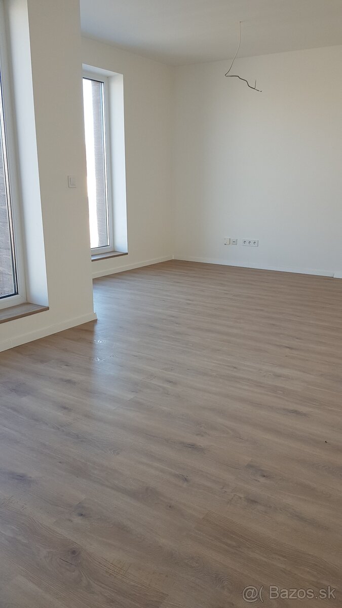 Predám 2 izb. byt, 47,41 m2, parking, pivnica Lorinčík Háje - 13