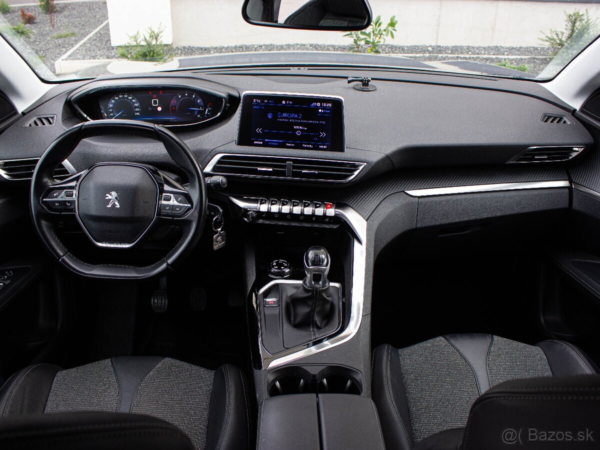 Peugeot 3008 1.2 PureTech 130k Allure - 13