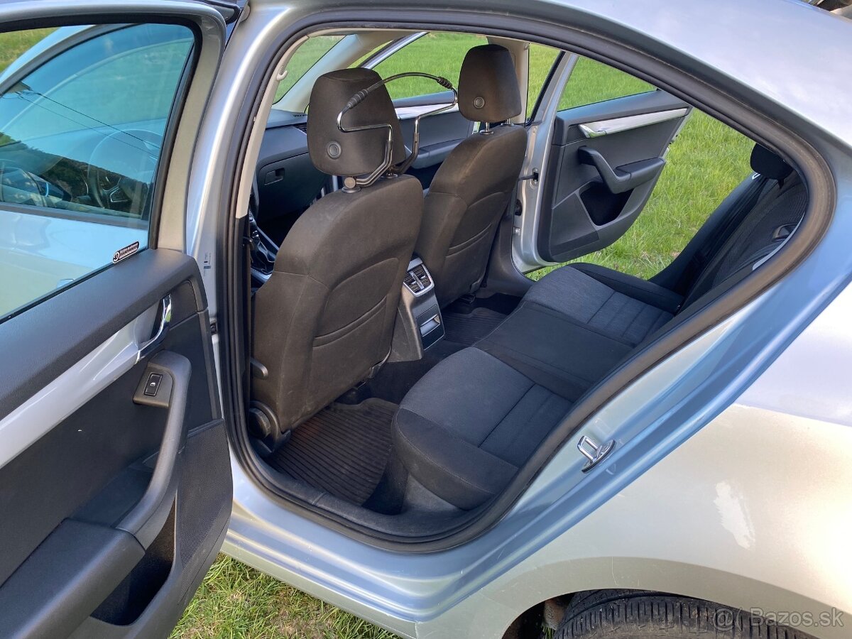 Škoda Octavia 1.6 TDI Elegance plus - 13