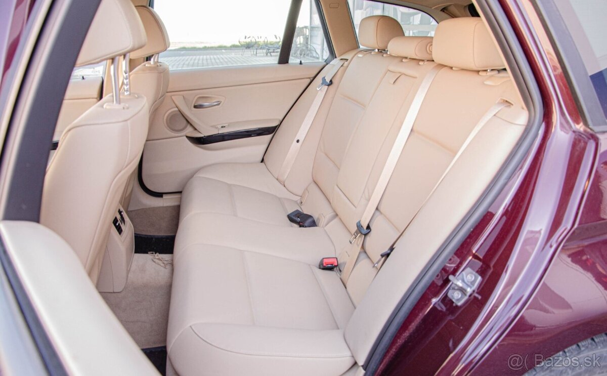 BMW Rad 3 Touring 320d xDrive A/T - 13