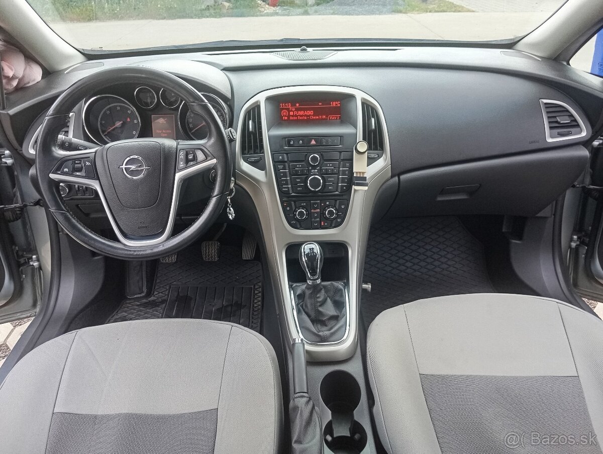 Opel Astra SPORTS TOURER - 13