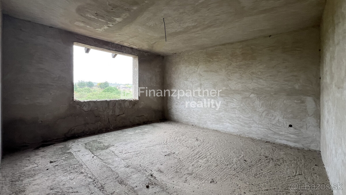 Rodinný dom s pozemkom 1424 m², Dolný Pial, Levice - 13