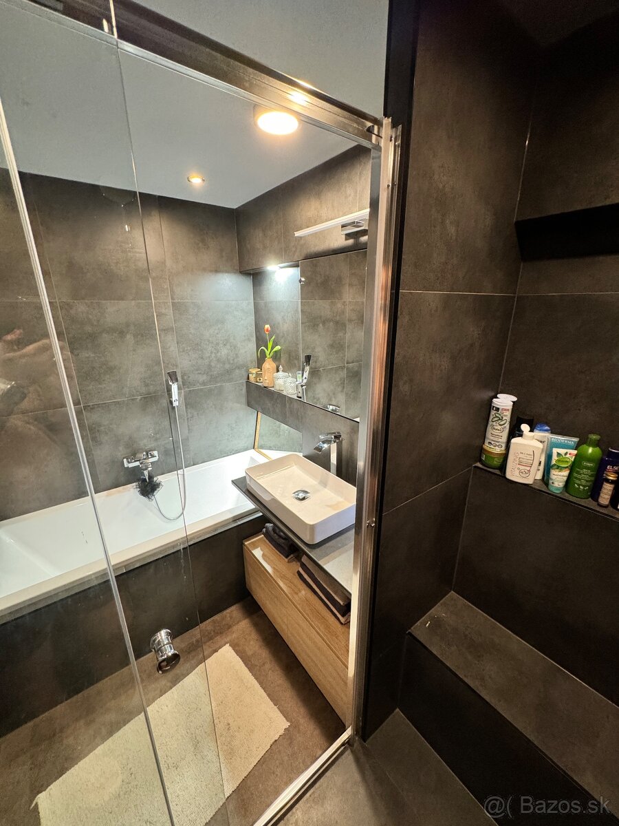 Prenájom - Nadštandardne zariadený 3 izbovy byt s loggiou - 13