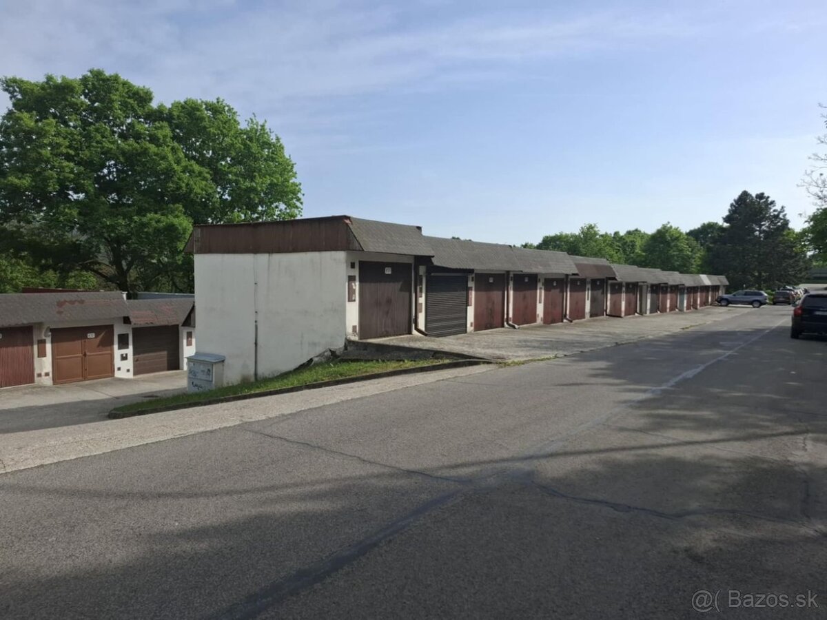 NA PREDAJ - 3 izb. byt s garážou, Prievidza - 13