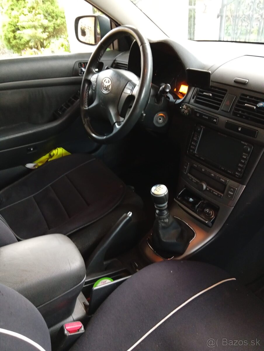 Toyota Avensis - 13