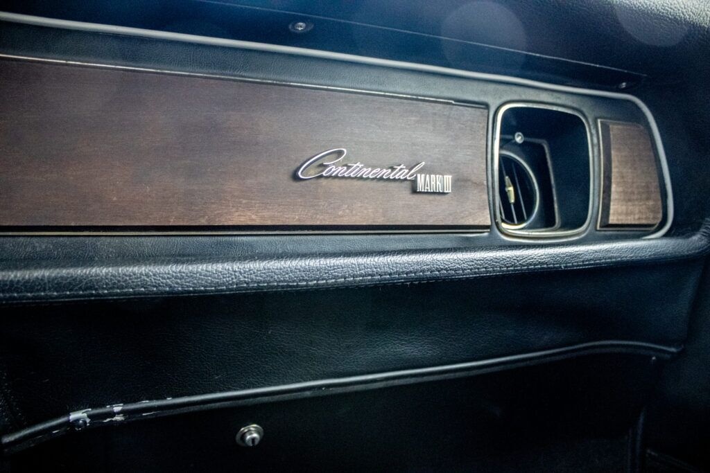 Lincoln Continental Mark III 269kW 7,5l - 13