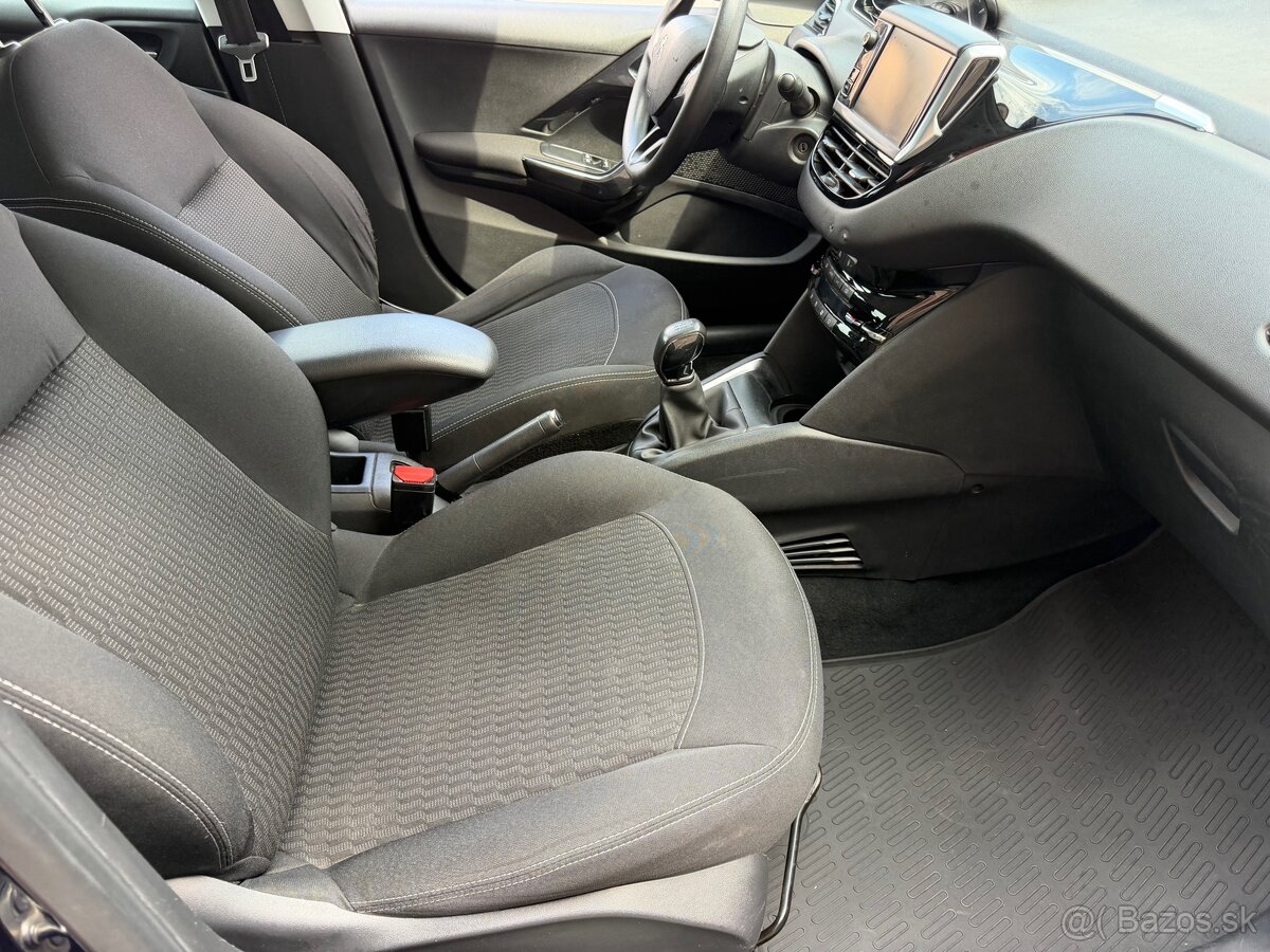 Peugeot 208 1,2i - 13