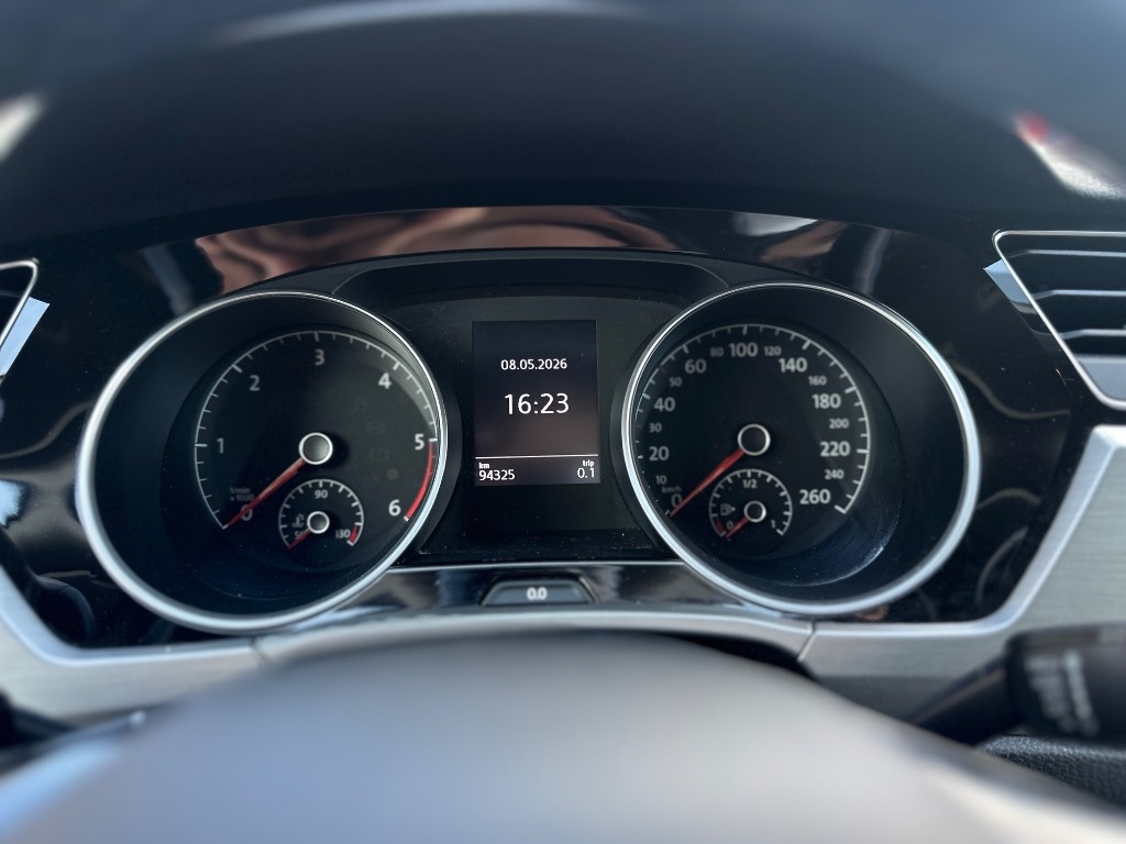 Volkswagen Touran - 13