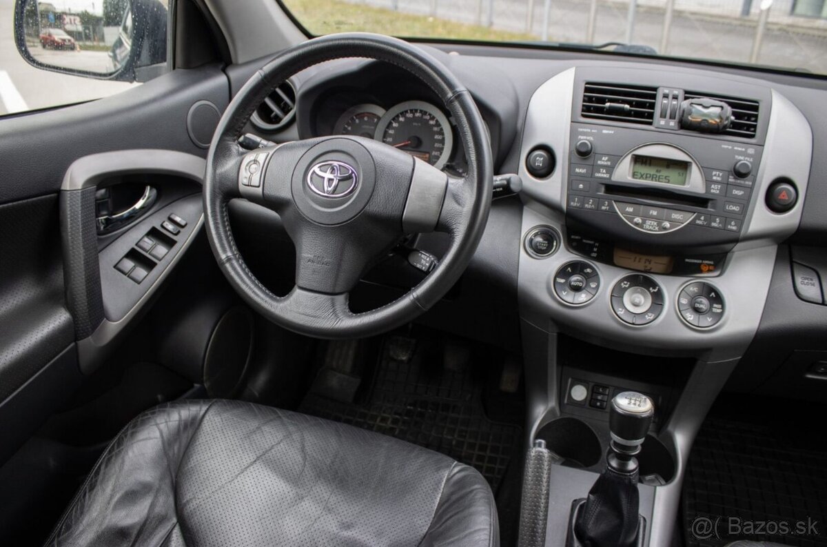 Toyota RAV4 2.2 D-4D - 13