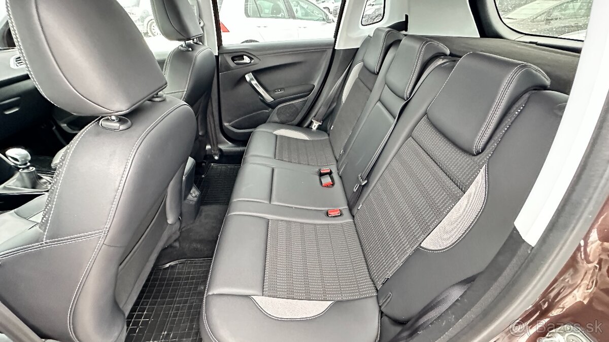 Peugeot 2008 1.6 HDi - 13