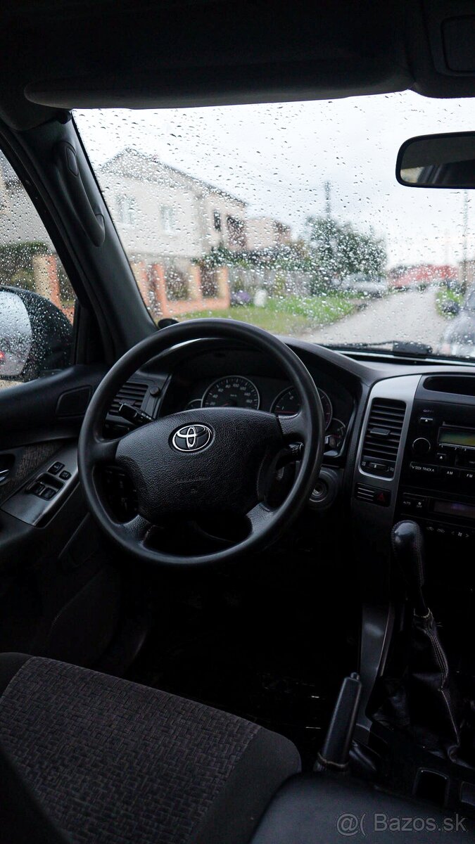 Toyota Land Cruiser J120 Prado - 13