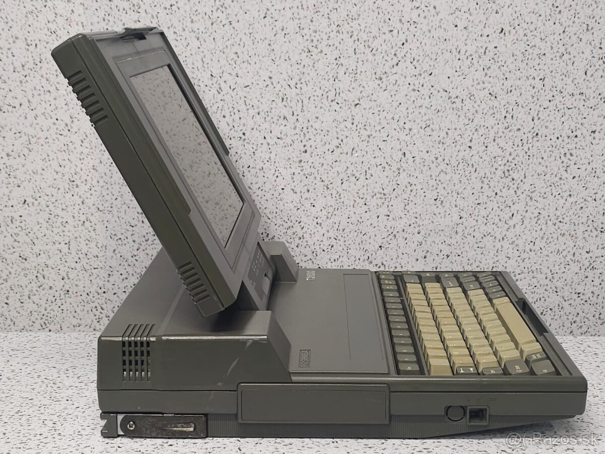 RETRO LAPTOP 》 TOSHIBA T3100 》HISTORICKÝ NOTEBOOK - 13