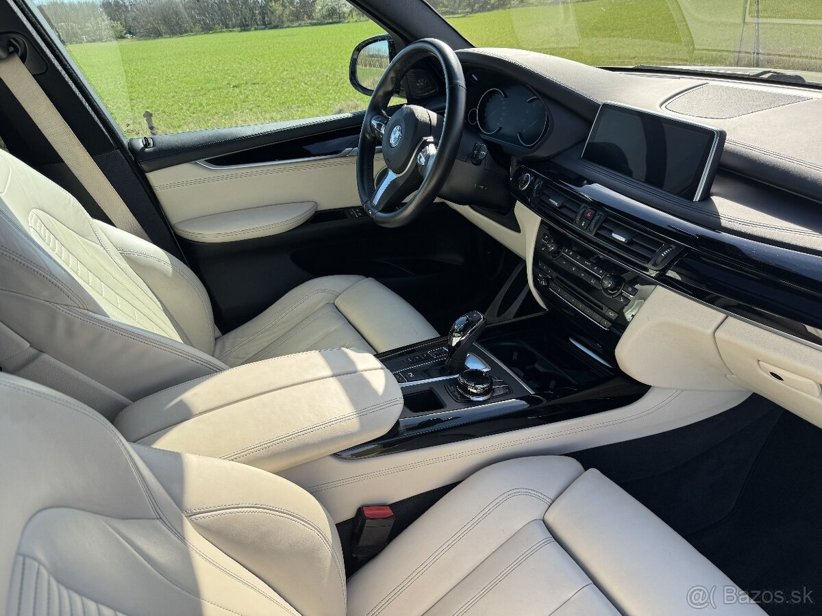 BMW X5 M50i xDrive 330kW - 13