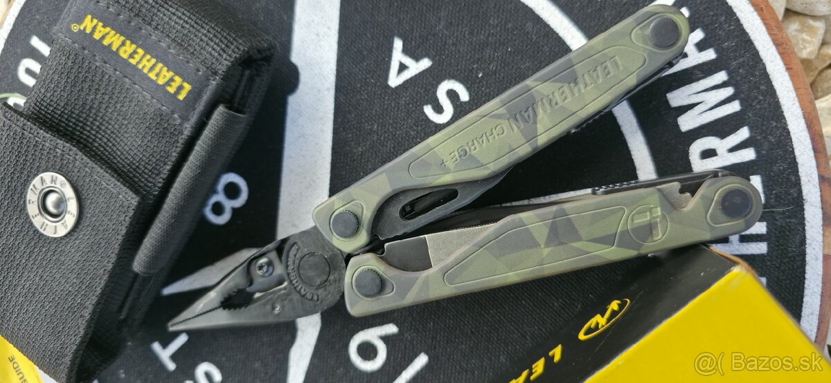 Leatherman Charge + G10 "orange/red"Charge Camouflage - 13