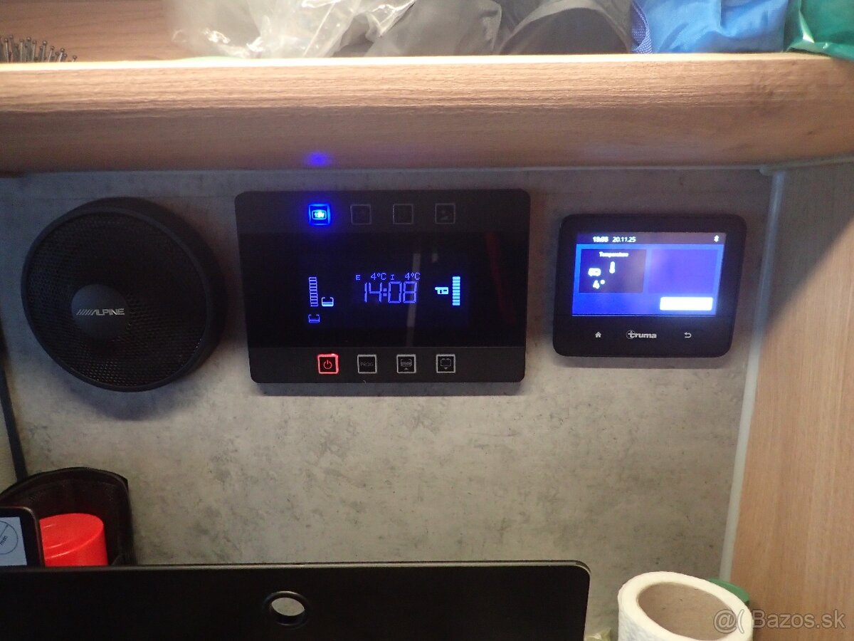 Zánovná vestavba obytné auto karavan L4H3 pre 4 osoby - 13