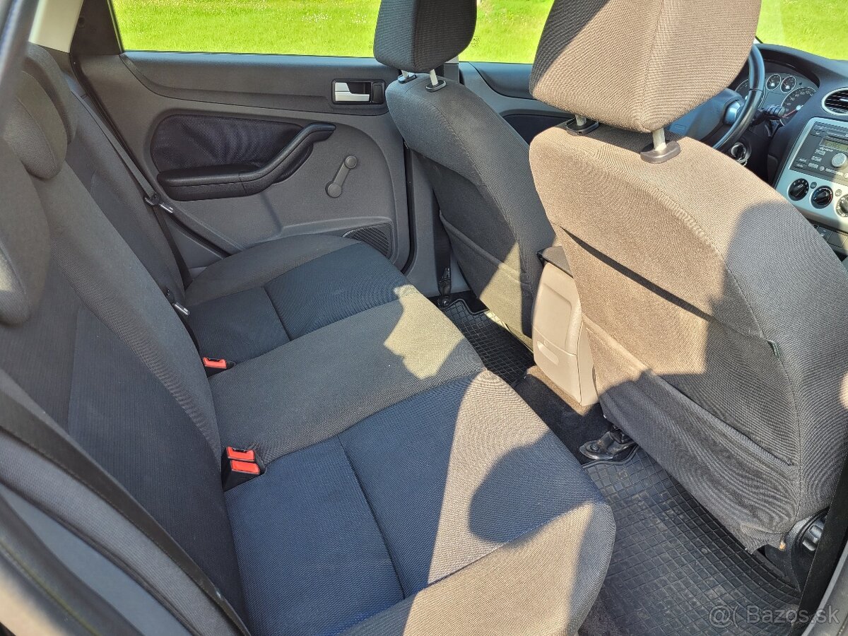 Ford Focus kombi - 13
