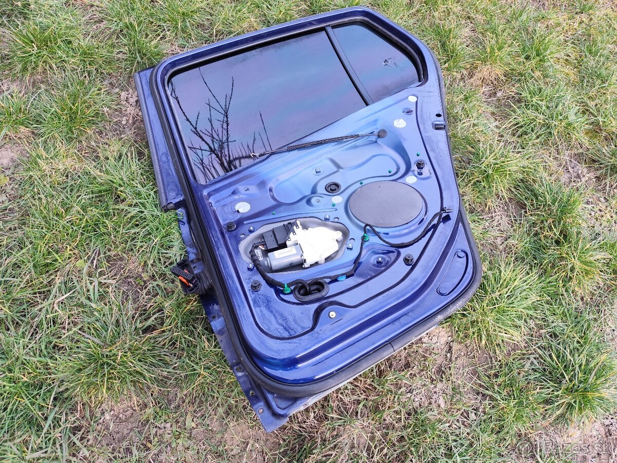 Predám PZ dvere na VW Golf 5 hatchback, LD5Q - 13