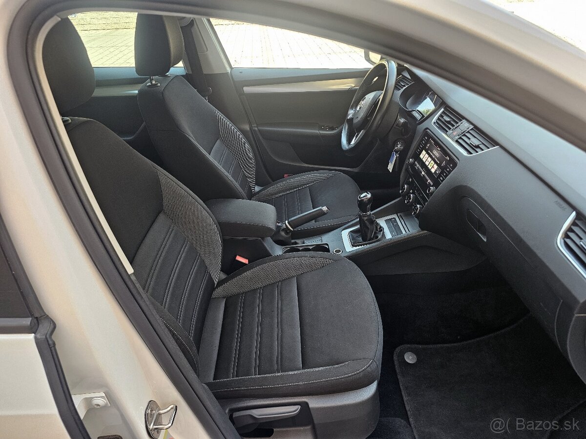 Škoda Octavia Combi 1.6 TDI M6 4x4 Ambition DVD ACC Ťažné - 13
