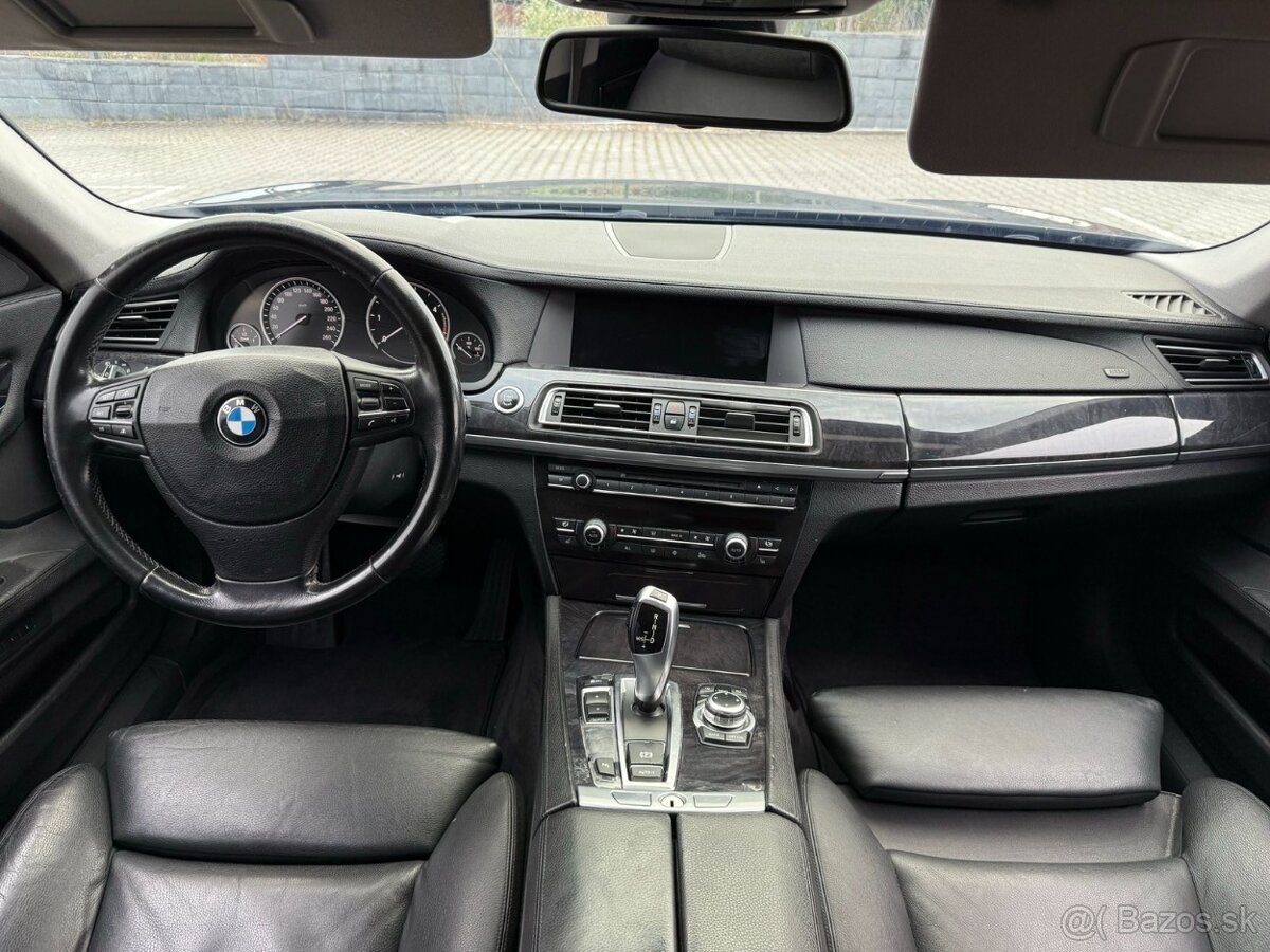 BMW rad 7 730 d F01 - 13