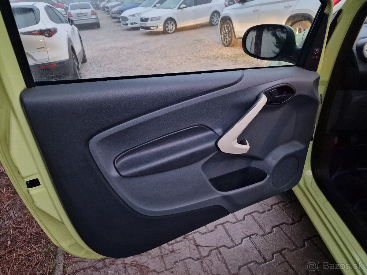 Ford Ka 1.2i Duratec 70k M5 Ambiente (benzín) - 13